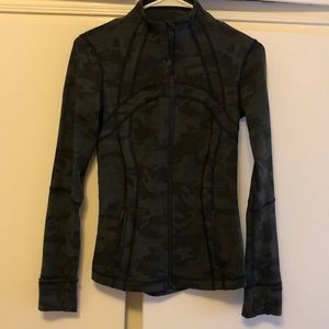 New without tags cammo lululemon running jacket